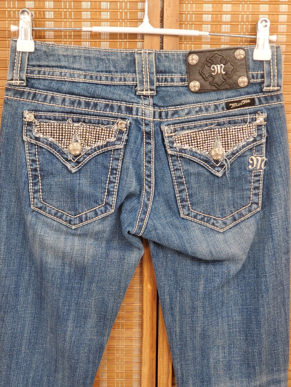 ♤ Miss Me Embellished Flap Pocket Bootcut Jeans Size 26 Medium Wash Distressed